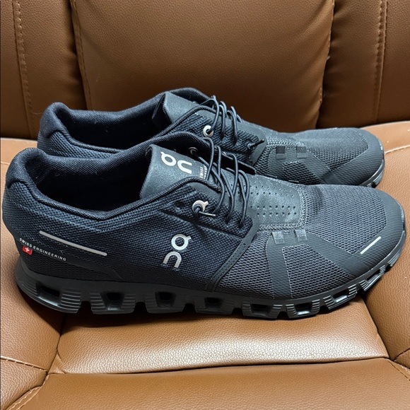 On Running Men's Cloud 6 Athletic Shoes - Picture 6 of 9